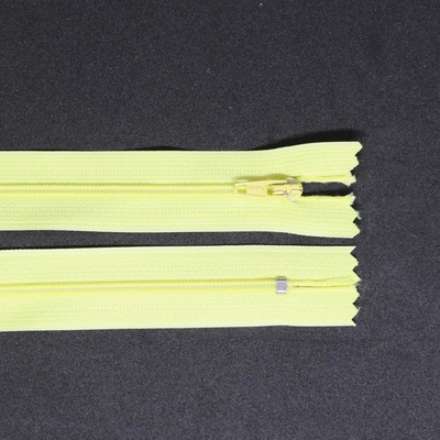 Spirálový zip, šíře 3 mm, délka 60 cm, žlutá