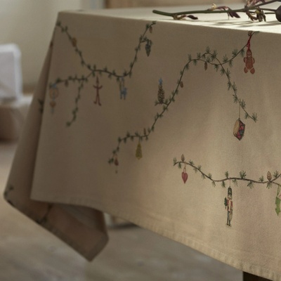 KÄHLER Vánoční ubrus Hammershøi Christmas Sand béžová 150x220 cm