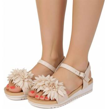 Кожени сандали в бежово с 3d цветя