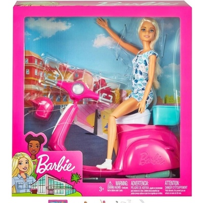 Barbie a růžový skútr