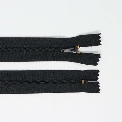 Spirálový zip, šíře 3 mm, délka 60 cm, černá