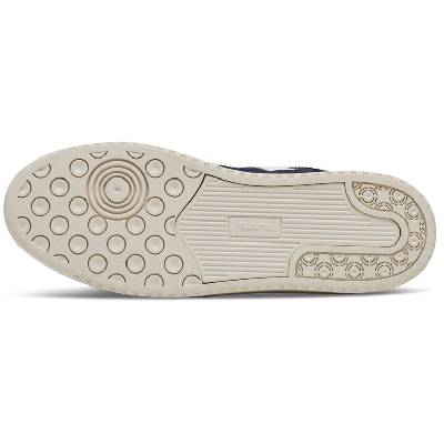 St. power play suede