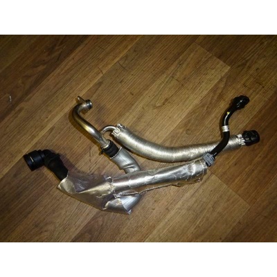 trubka + hadice vodní AUDI Q3 83A 2,0 TFSi 137 KW 06K121065R 06K121497AR 06K121497AQ