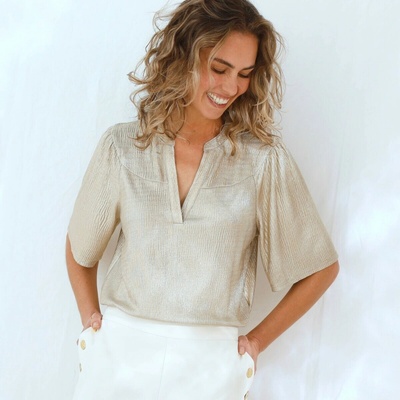 Třpytivá halenka se širokými rukávy k loktům zlatá – Zbozi.Blesk.cz