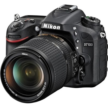 Nikon D7100 + 18-140mm VR (VBA360K002)