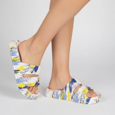 Дамски бели джапанки със свеж принт в жълто и синьо