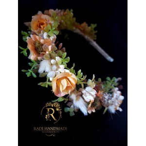 Radi handmade Елегантна диадема с оранжеви малки хортензии и розички (599)