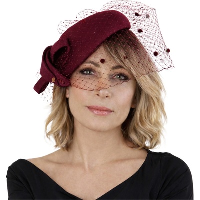 Fiebig Headwear since 1903 Bordó plstěná slavnostní lodička se závojem