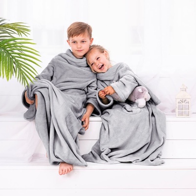 DecoKing Lazy Detská deka s rukávmi sivá