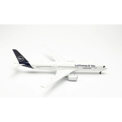 Herpa A350-941 Lufthansa 2018s Colors w. Lufthansa & You #TogetherAgain Tittles Named Braunschweig 1:200