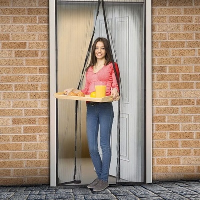 TMN Magnetická sieťka na dvere 210 cm čierna