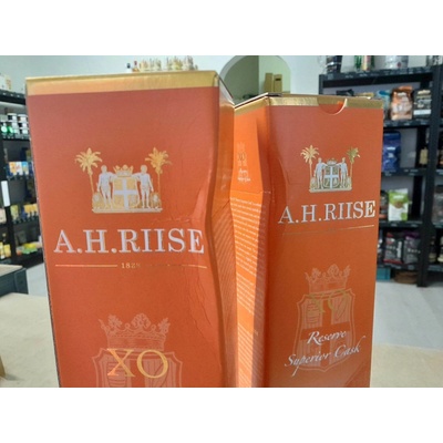 A.H. Riise XO Reserve Single Barrel 40% 0,7 l (holá láhev) – Zboží Dáma