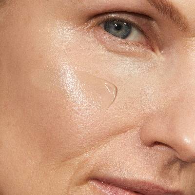 Mádara Semi-Matte Peptide make-up 25 Linen 30 ml