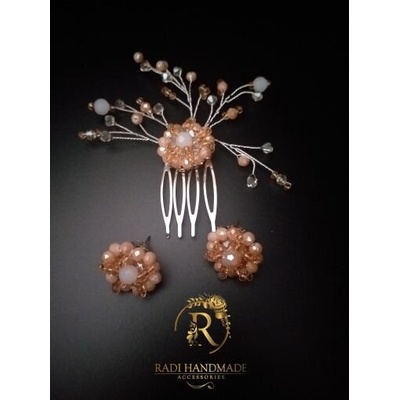 Radi handmade Гребенче за коса с бежави кристали (558 РіСЂ.)