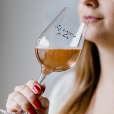 Bella Rose Sklenice na víno Aj zajtra je deň – SK čirá barva sklo 350 ml