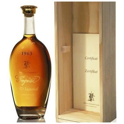 ALBERT DE MONTAUBERT COGNAC 1963 40% 0,7 l (Dřevěný obal)