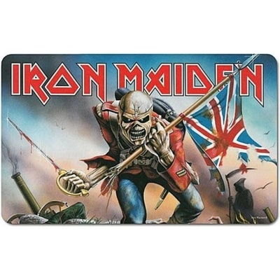 CurePink Plastová podložka Iron Maiden Made In England 23x14cm