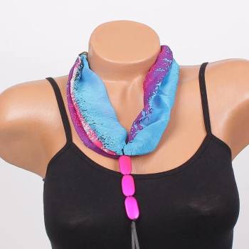 Image 1 of Фишу-колие в цикламено и синьо с ефектни висулки
