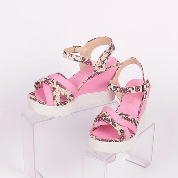 Свежи дамски сандали в розово с платформа
