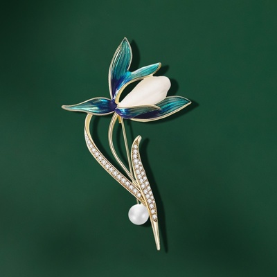 Éternelle Květinová brož zdobená perlou, zirkony a kočíčím okem B2315-PDD20220820 zlatá