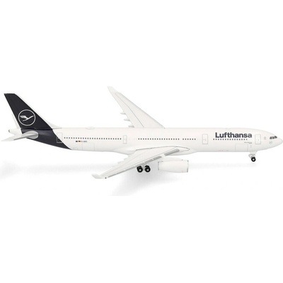 Herpa A330-343 Lufthansa 2018s Colors Named Kassel 1:500