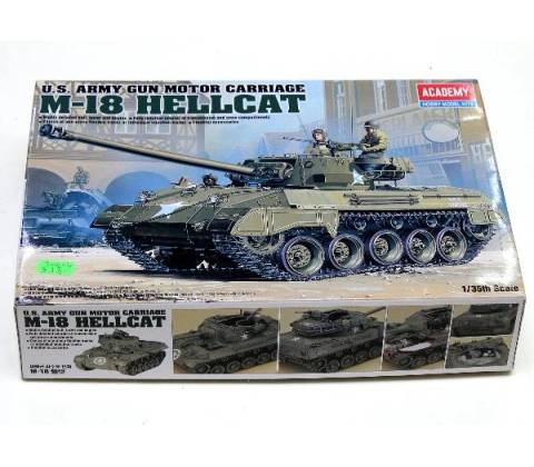 Academy M 18 Hellcat 1:35