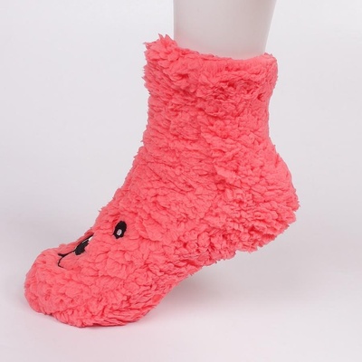 Детски меки чорапи в цвят розов корал с муцунка на мече