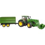 BRUDER Bruder John Deere 7R 350 модел трактор с кофа за таварене и ремарке, зелен (03155)
