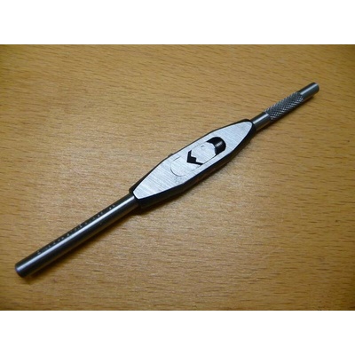 Vratidlo na závitníky č.1 , 2-4,5mm , tj. do M7 ČSN 241126 KCZ-3040