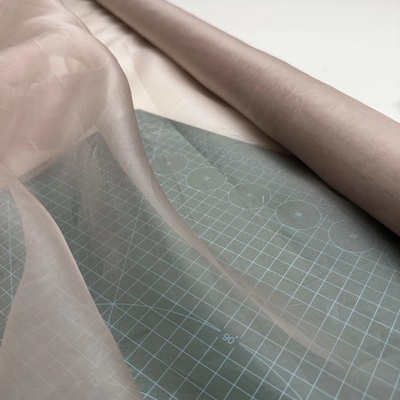Organza 100% hedvábí Prachová růže