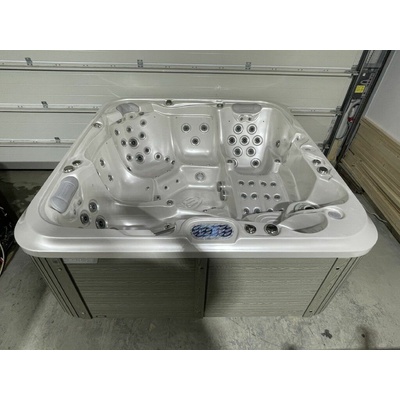 Canadian Spa Delphina Royal