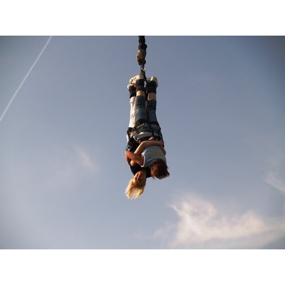 Bungee jumping až 110 metrů z jeřábu