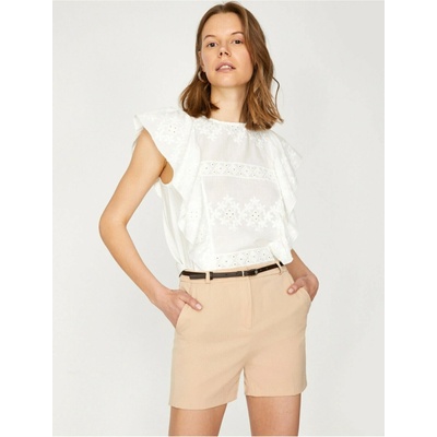 Koton shorts Ecru Normal Waist krémová