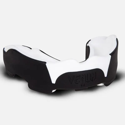 Venum ПРОТЕКТОР ЗА УСТА venum predator mouthguard white black