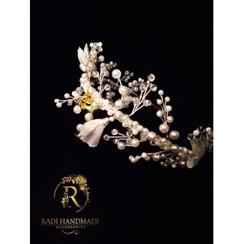 Radi handmade Перлена диадема за коса с цветя и кристали (540)