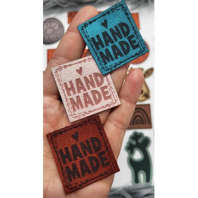 Nažehľovateľný koženkový štítok Handmade Laser koženka: Rustikál/strieborná
