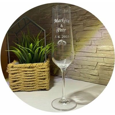 Dekorace skla Pískovaná sklenice na sekt svatební 220 ml