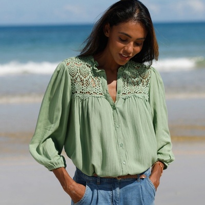 Kreponová halenka s macramé a 7/8 rukávy khaki