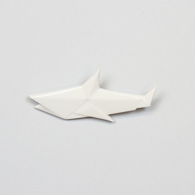 StehlikDesign brož Žralok bílá 0140