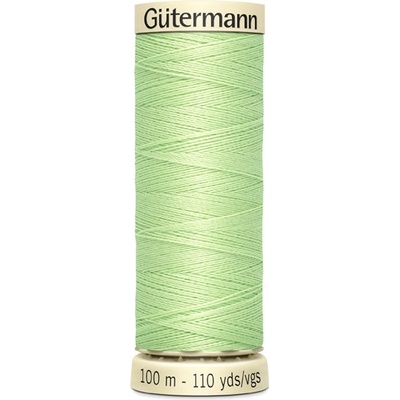 152 Univerzální šicí nit Gütermann 100% PES, zelená