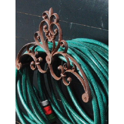 Držák na hadici ORNAMENT, litina, 39x24x26cm, hnědá|Esschert Design
