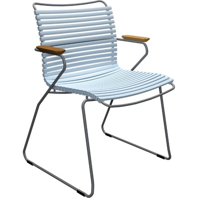 HOUE Click s područkami Světle modrá plastová zahradní židle