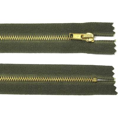 Kovový zip no.3 nerozepínací 14cm khaki zelený (zlaté zoubky)