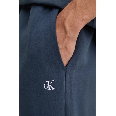 Calvin Klein Jeans Памучен спортен панталон Calvin Klein Jeans в синьо с апликация J30J326881 (J30J326881)