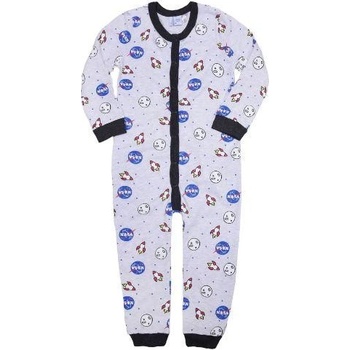 Overal Nasa šedá