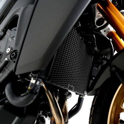 Hliníková mřížka chladiče R&G PRO pro Yamaha MT-09 (SP) (21-), Tracer 9 (GT) (21-), XSR900 (GP) (22-)
