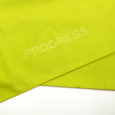 Progress Towel Lite uterák L 45 x 90 cm zelená