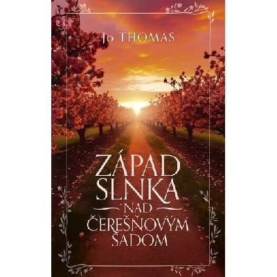 Západ slnka nad čerešňovým sadom