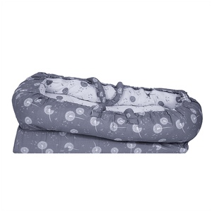 Sevibaby Антирефлукс легло за новородено Цвят СИВО С ГЛУХАРЧЕТА