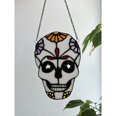 Sugar Skull – vitráž lebka, mexická tradice Dia de los Muertos, ruční výroba Tiffany, skleněná dekorace (18×12 cm)